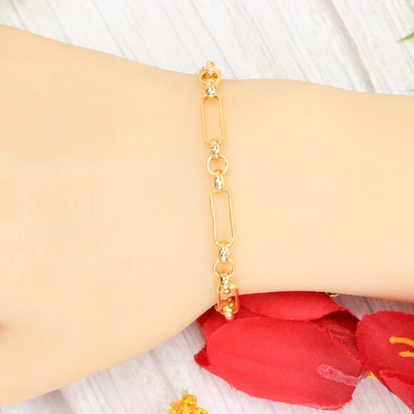 "Trendy Handmade Bracelet – A Thoughtful Gift for Girls & Women | UNVRC1503 - Picture 4 of 10